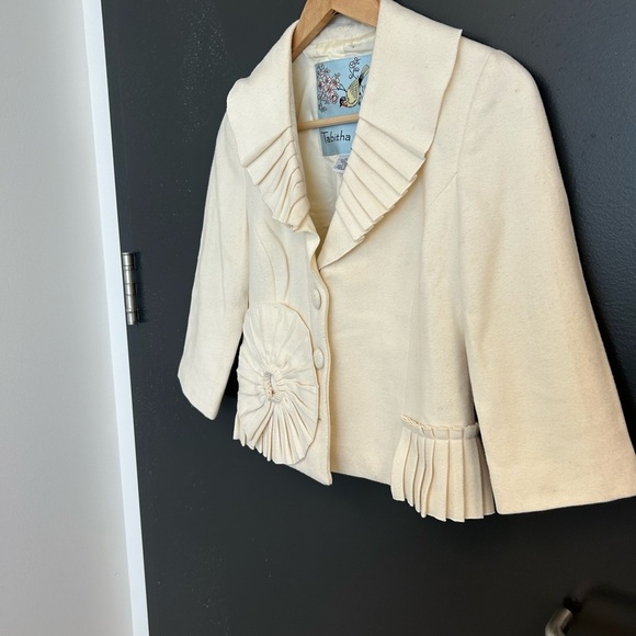 Tabitha (anthropologie) Sz. 2 will blend flower embellishrd Cream blazer EUC - Picture 11 of 13